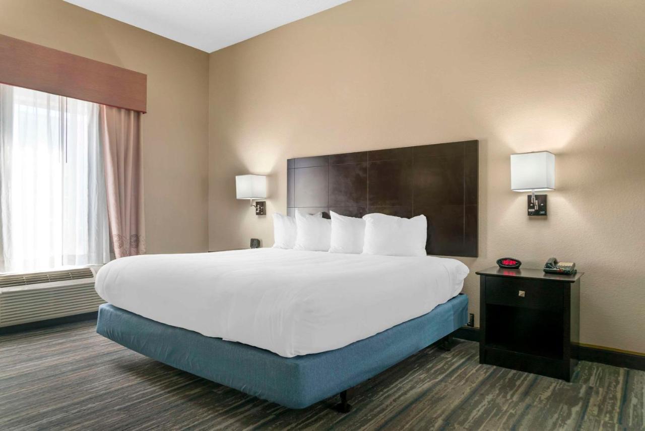 Comfort Inn & Suites Toledo Buitenkant foto