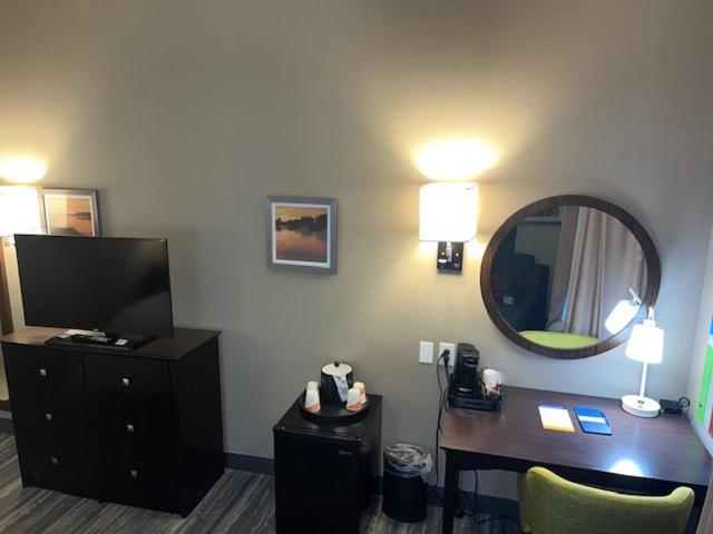 Comfort Inn & Suites Toledo Buitenkant foto