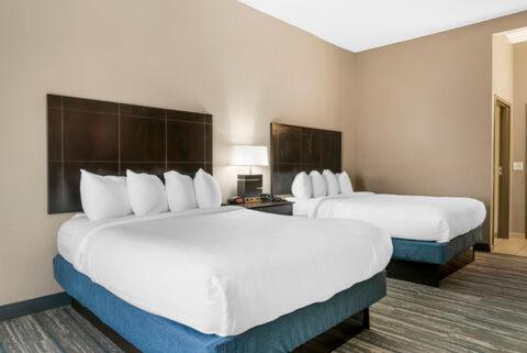 Comfort Inn & Suites Toledo Buitenkant foto